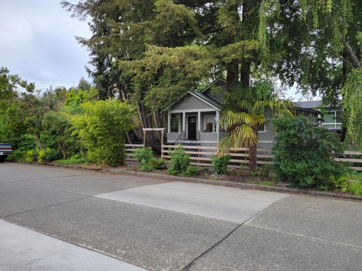 Villa Modern Craftsman Garden Patio In Georgetown Seattle Exterior foto